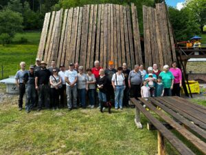 Upgrade für unsere Grillhütte und Frühlingserwachen rund ums Schulhaus