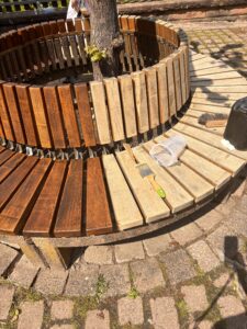 Upgrade für unsere Grillhütte und Frühlingserwachen rund ums Schulhaus